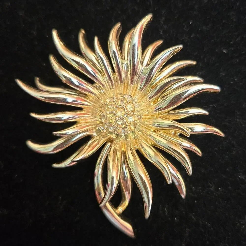 Vintage 1961 EROS Double Layer Gold Flower Brooch Pin